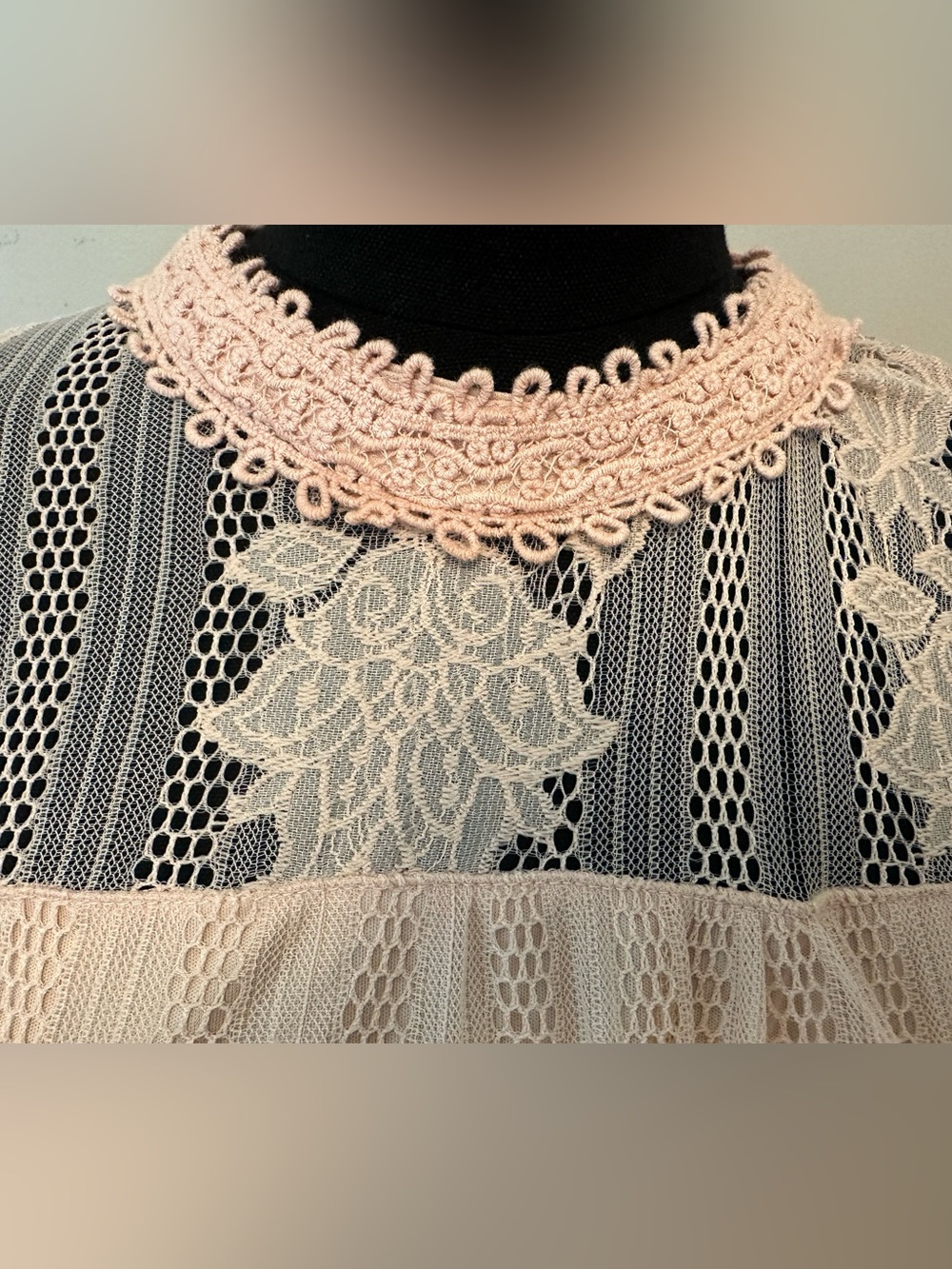 Ultra Pink Blush Floral Lace Mock Neck Long Sleeve Blouse XL - Picture 4 of 15